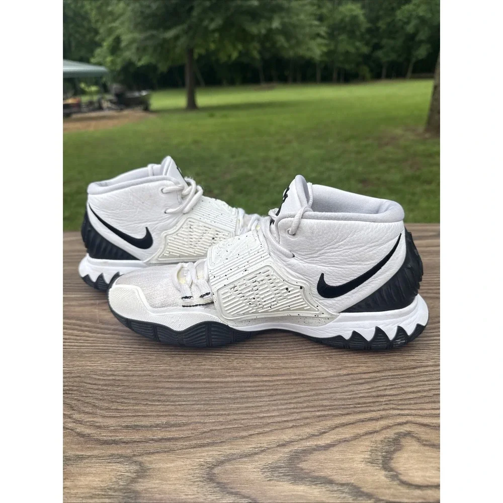 Nike Air Zoom Turbo Kyrie Irving Basketball Shoes White Men's Size 8.5 BQ4630-10